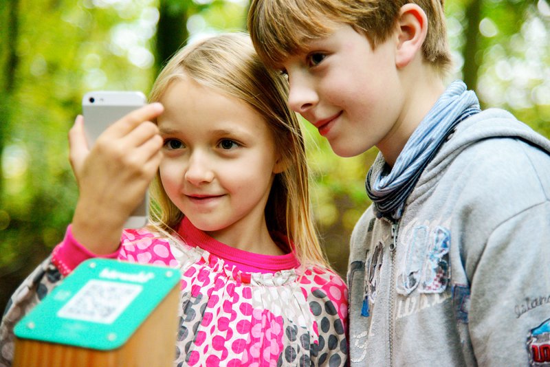 Handy QR Code Kinder Hörwald Wiesbaden Grünflächenamt