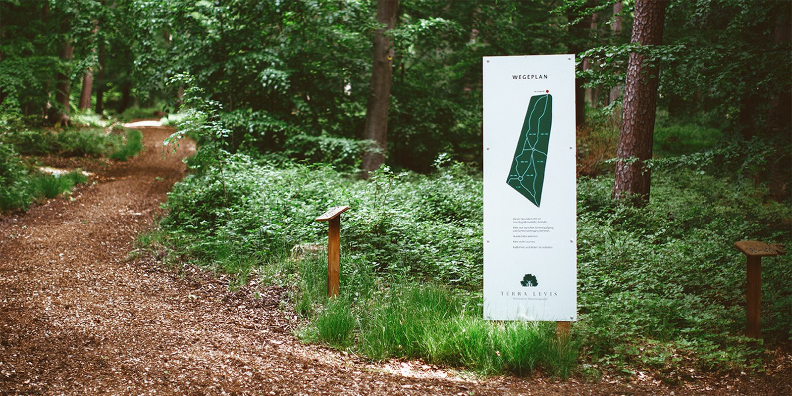 Terra Levis Schild Waldfriedhöfe Wiesbaden